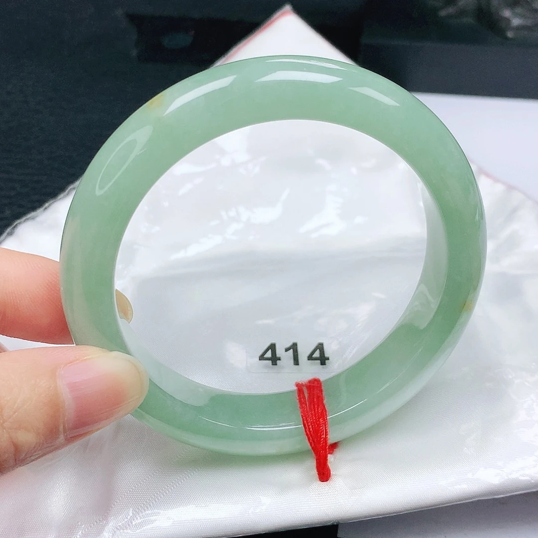 翡翠手镯未镶嵌正