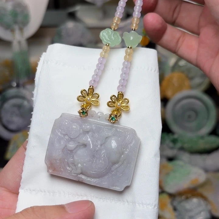 翡翠未镶嵌颈饰吊坠