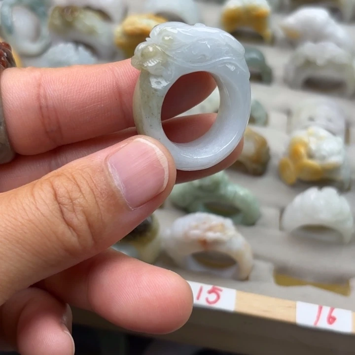 翡翠未镶嵌戒指港码17龙戒