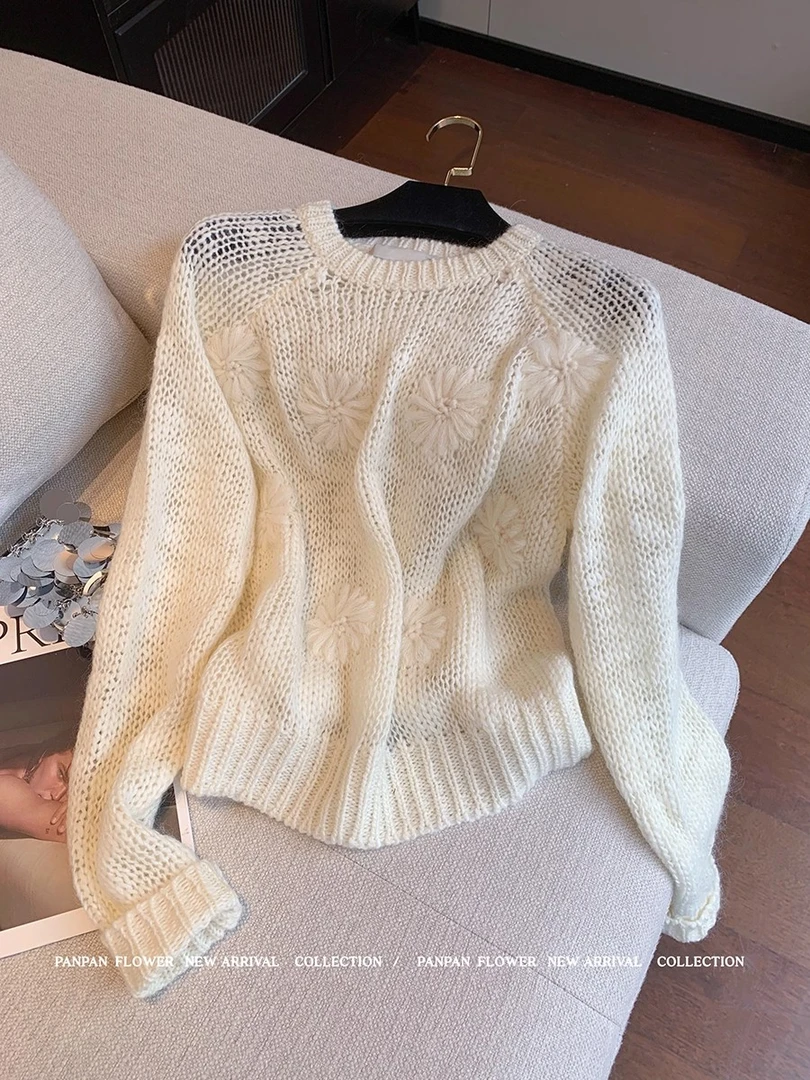 韩系简约重工钩花圆领毛衣女秋2025新款气质显瘦高级感休闲针织衫