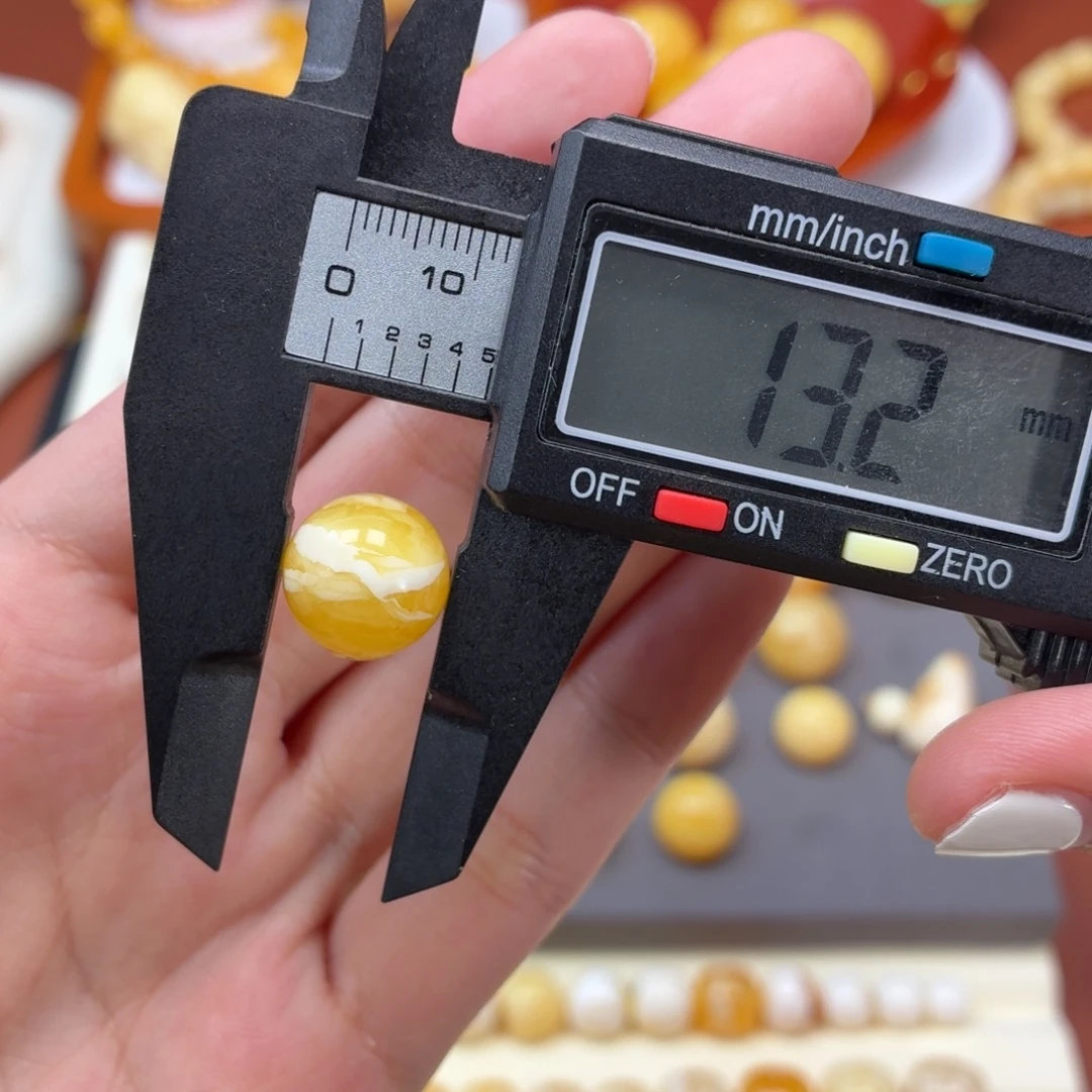 琥珀未镶嵌珠宝奇石焦皮橘白圆珠13mm