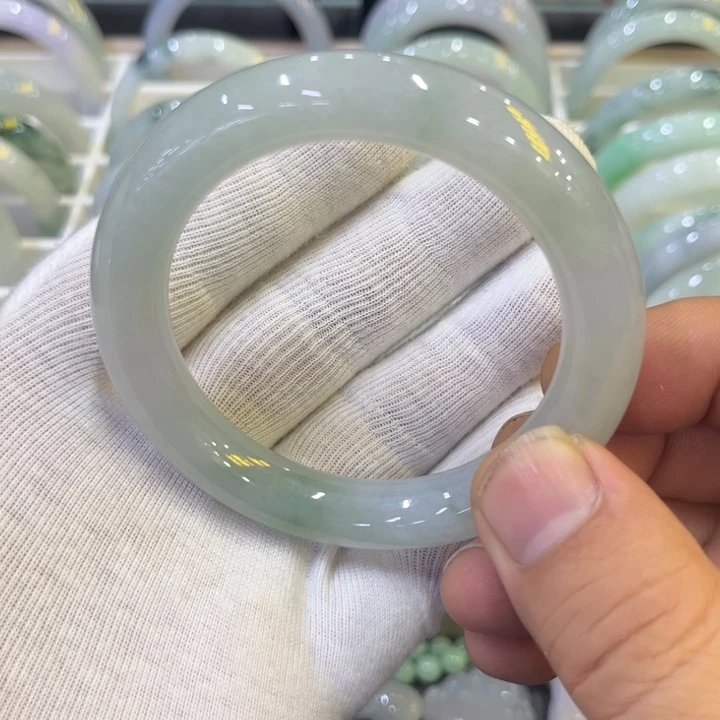 未镶嵌手镯翡翠四海哥翡翠晴绿色胖圆条