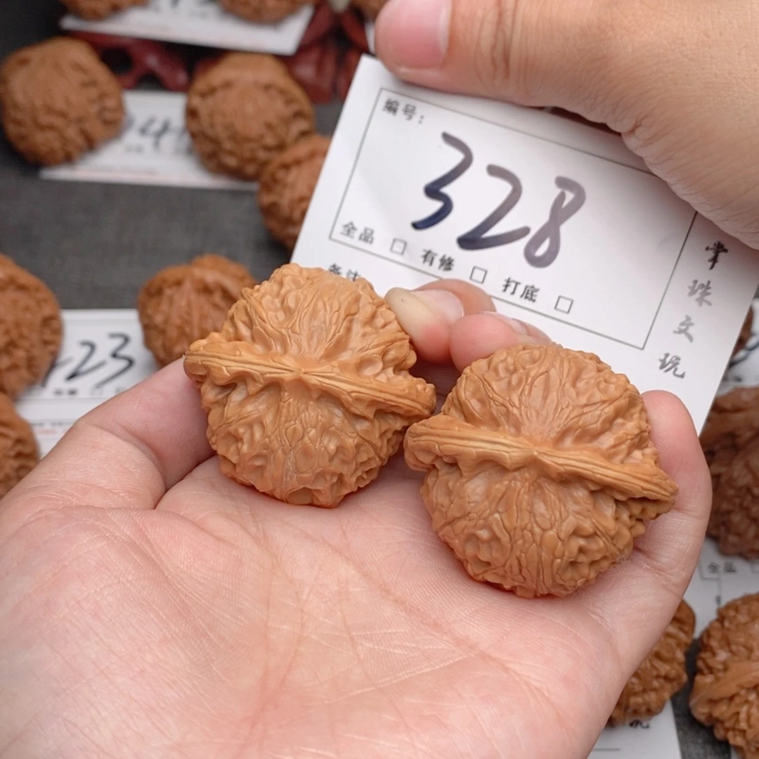 文玩核桃吊坠42宫灯328