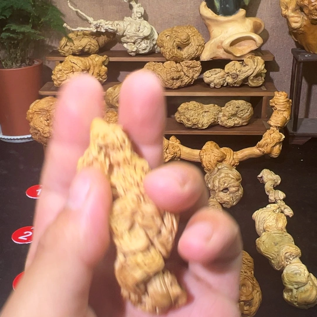 香榧木降龙木精品手把件