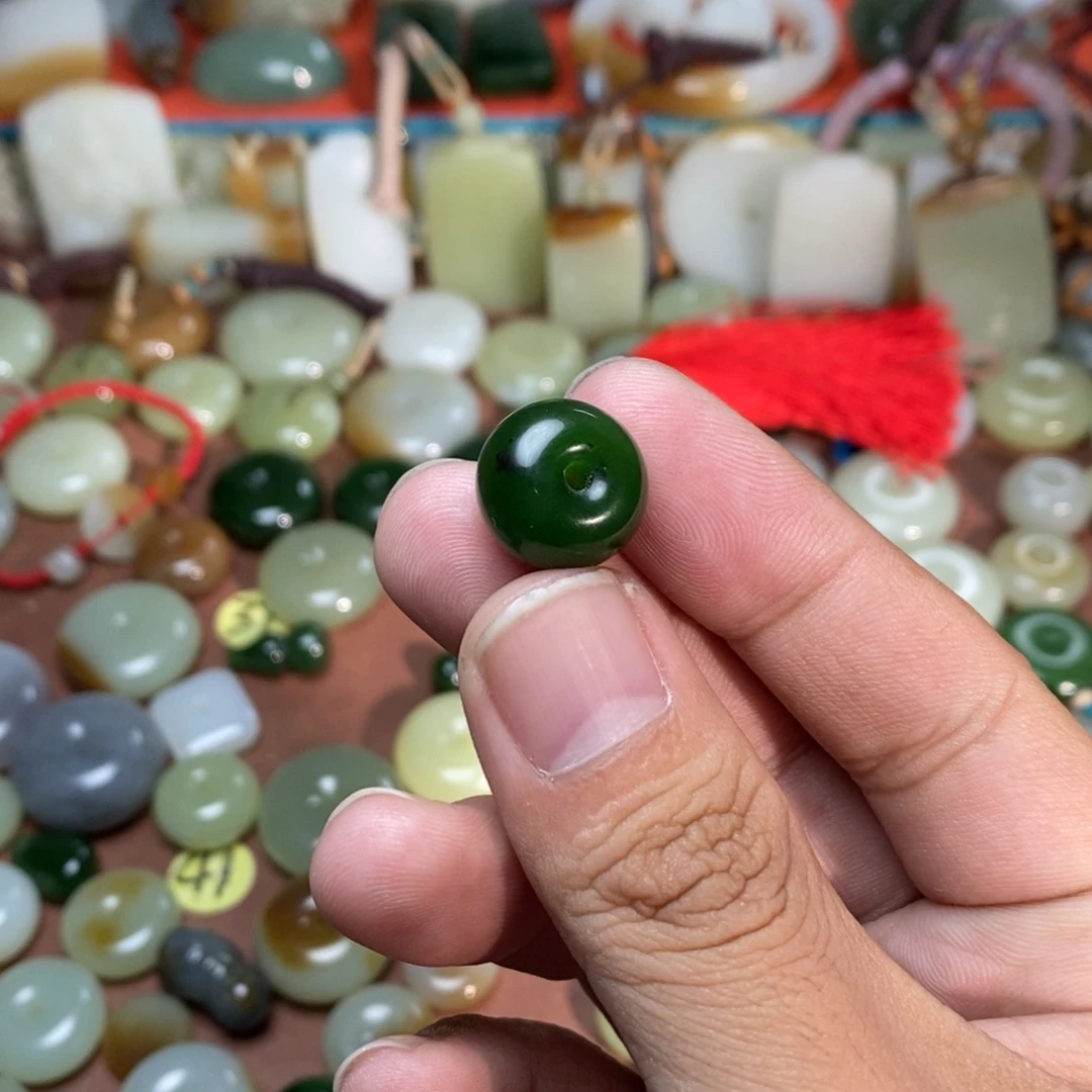 W***N和田玉未镶嵌吊坠(不含链)