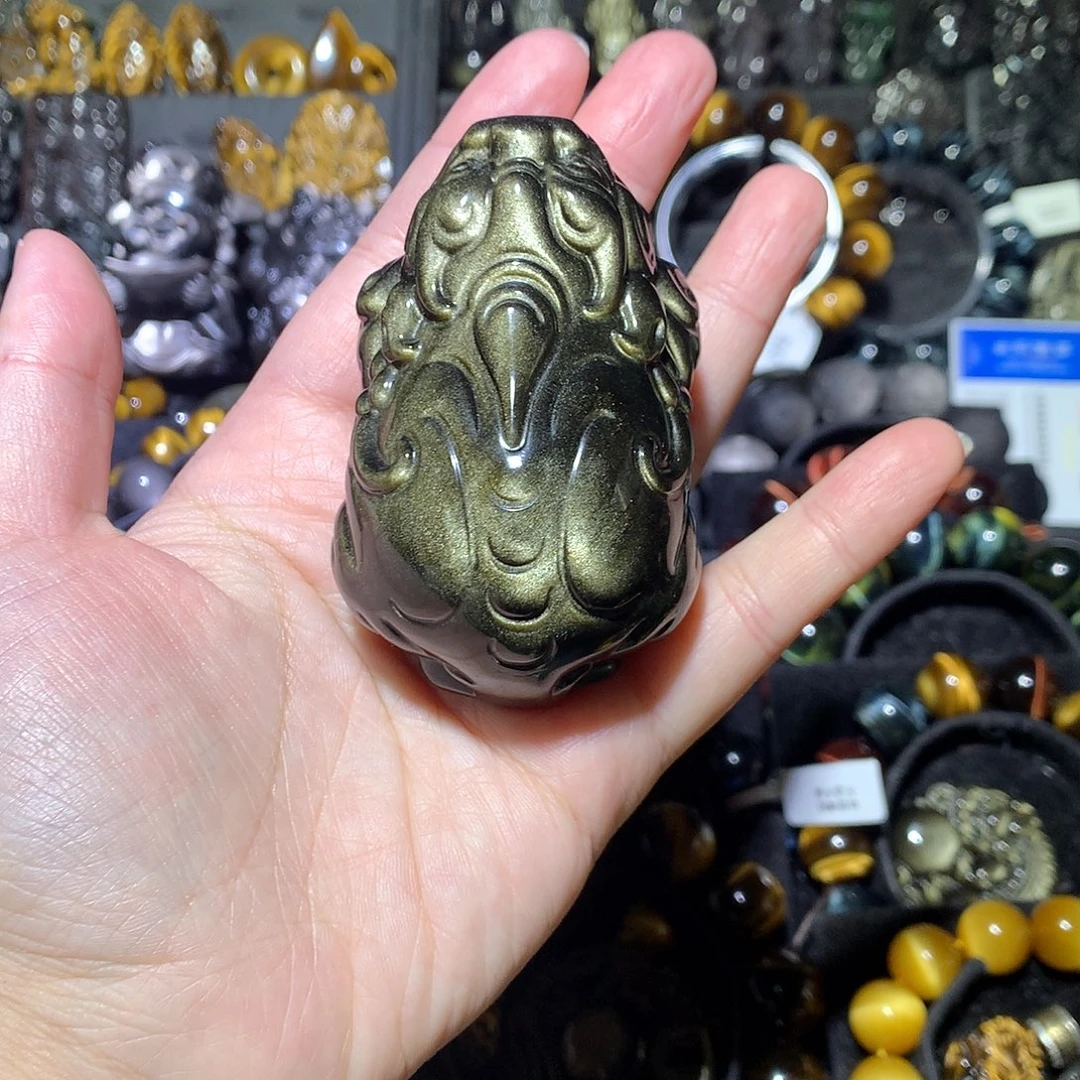 穆***臣黑曜岩未镶嵌珠宝奇石