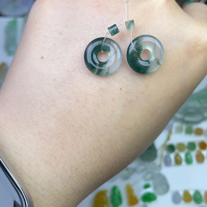 定制翡翠未镶嵌耳饰