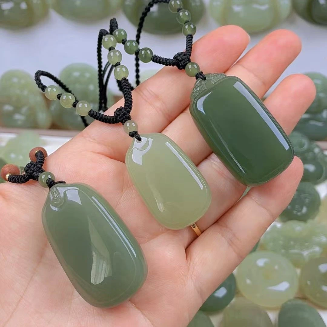 和田玉无事牌平安牌玉坠男女款天然玉颈饰