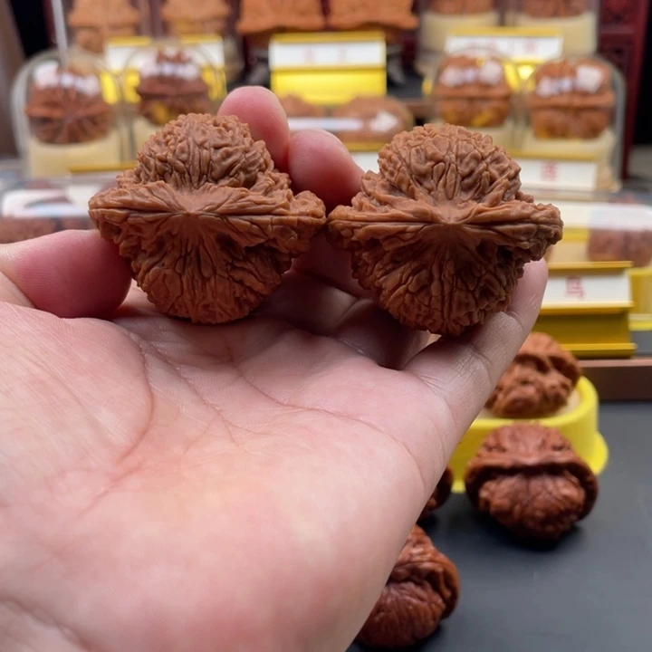 把件文玩核桃南疆石，全品，尺寸48