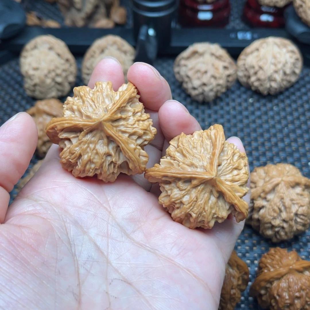 文玩核桃吊坠小**盘山三棱41尺