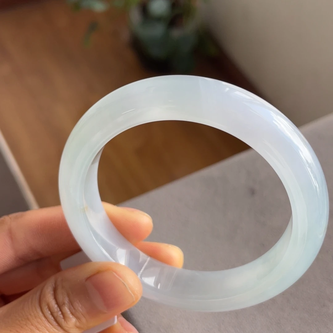 翡翠未镶嵌手镯冰润