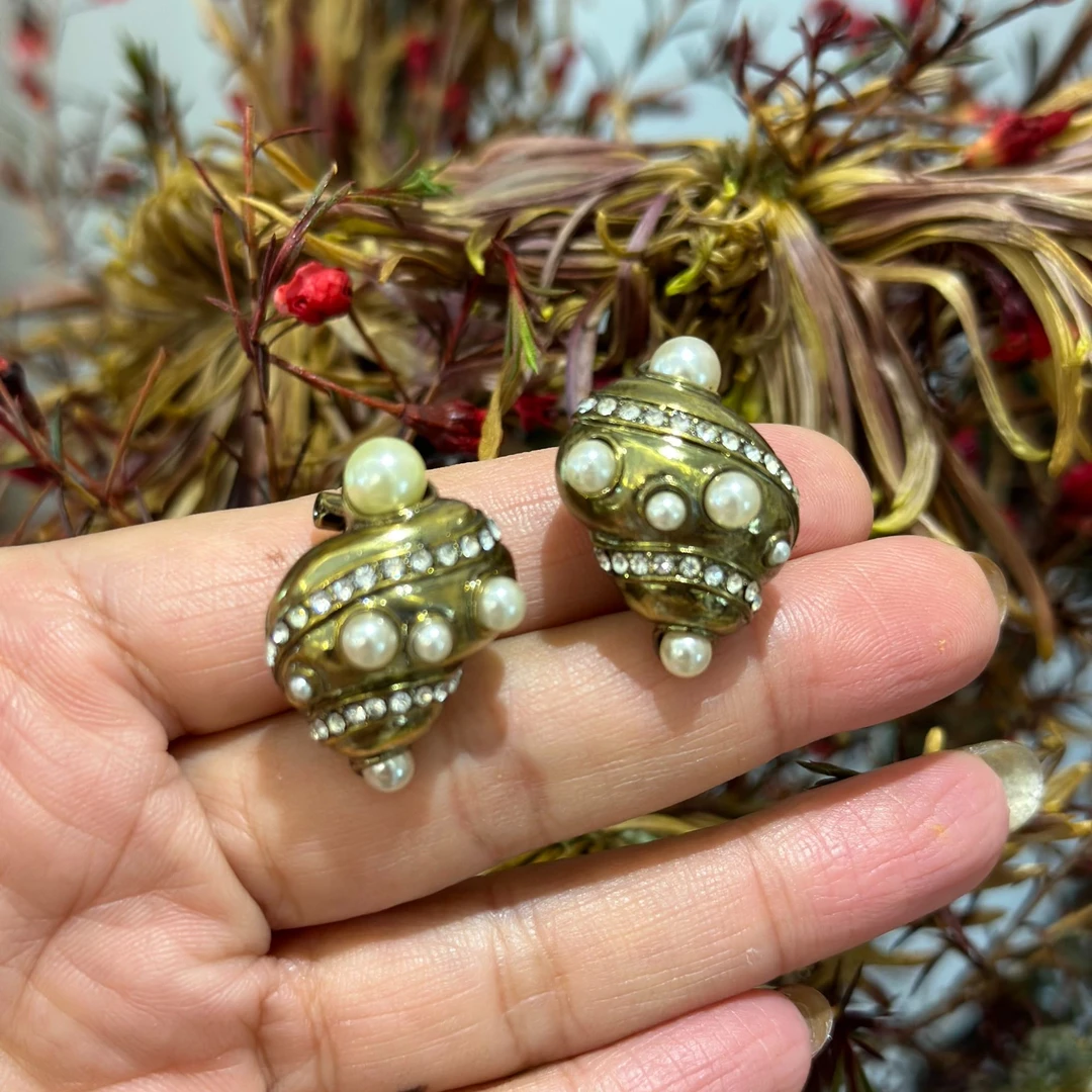 铜合金无非金属耳饰 HD海螺立体耳环优雅经典轻奢[正品中古]