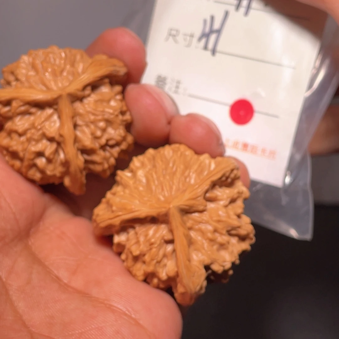 文玩核桃吊坠文玩