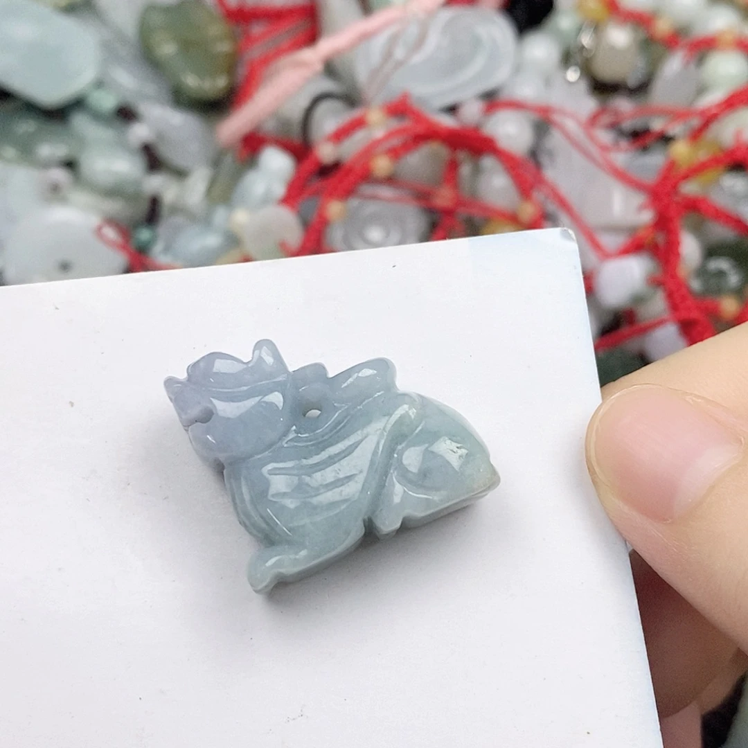 翡翠未镶嵌颈饰脚