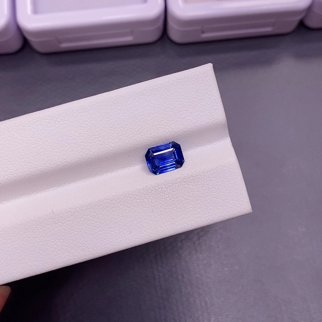 裸石蓝宝石1.28克拉