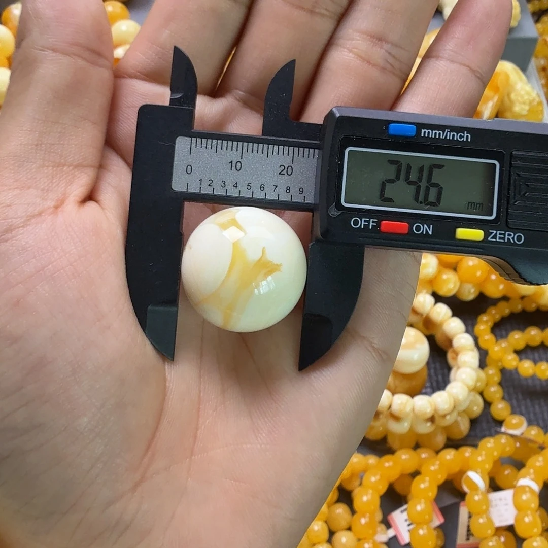 蜜蜡未镶嵌珠宝奇石