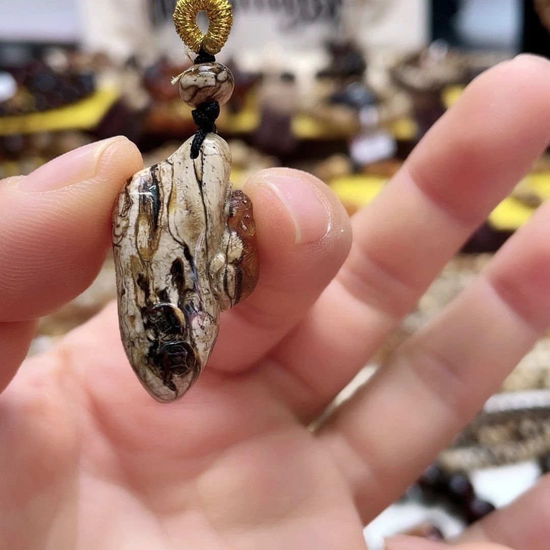 琥珀裸石未镶嵌大