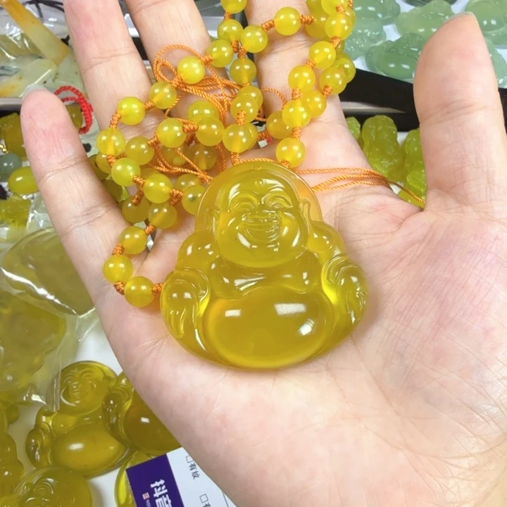 邓***儿未镶嵌蛇纹石玉颈饰