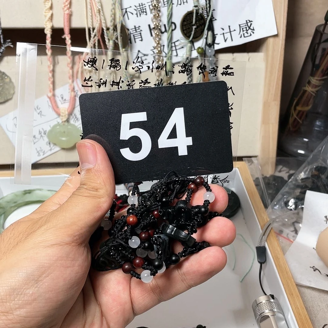 蛇纹石玉颈饰合金