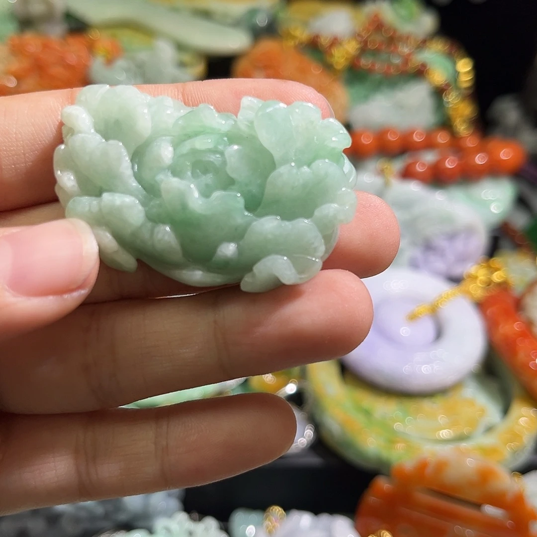 翡翠未镶嵌颈饰待编织