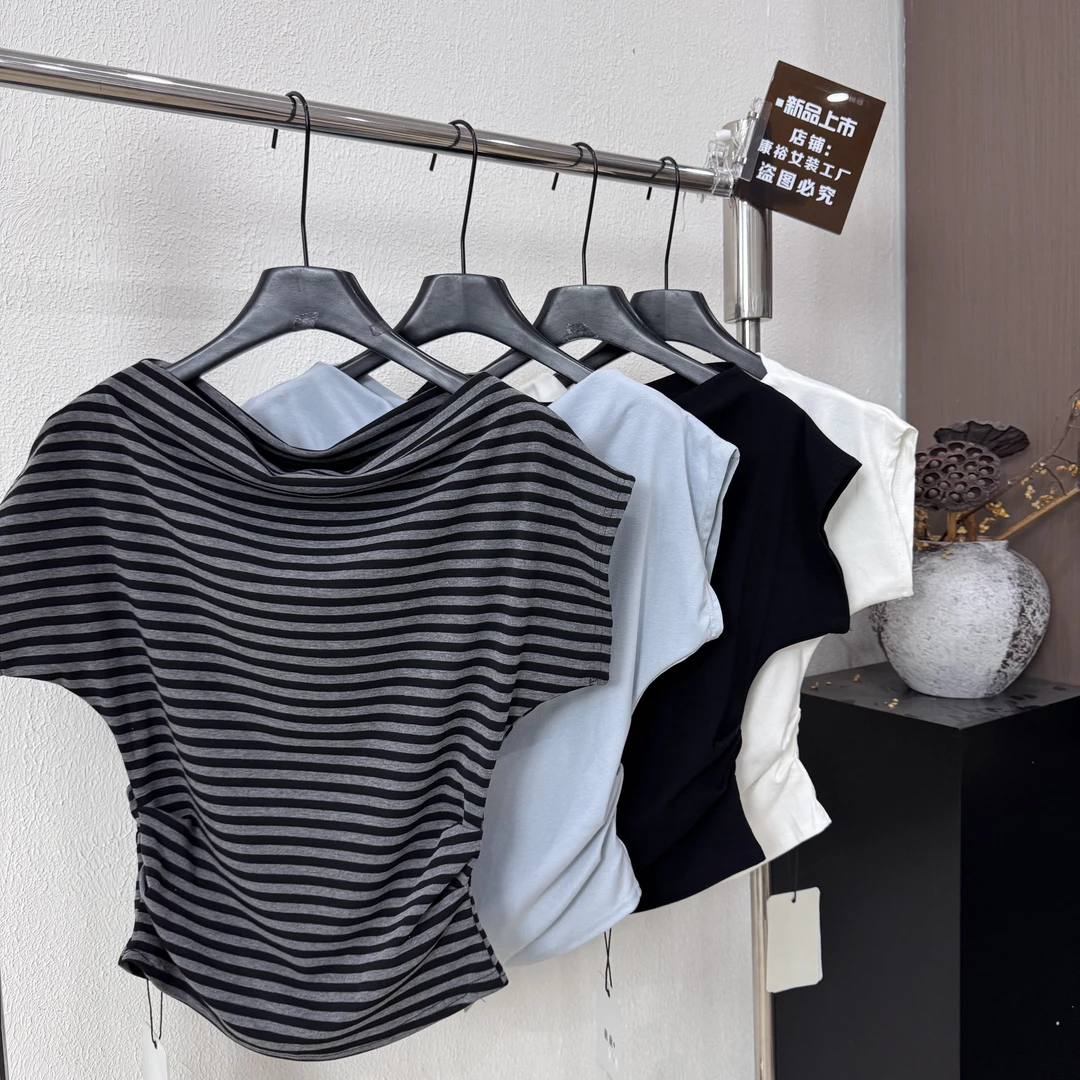 条纹斜肩一字肩收腰褶皱设计遮肉女新款外穿修身显瘦气质收腰上衣