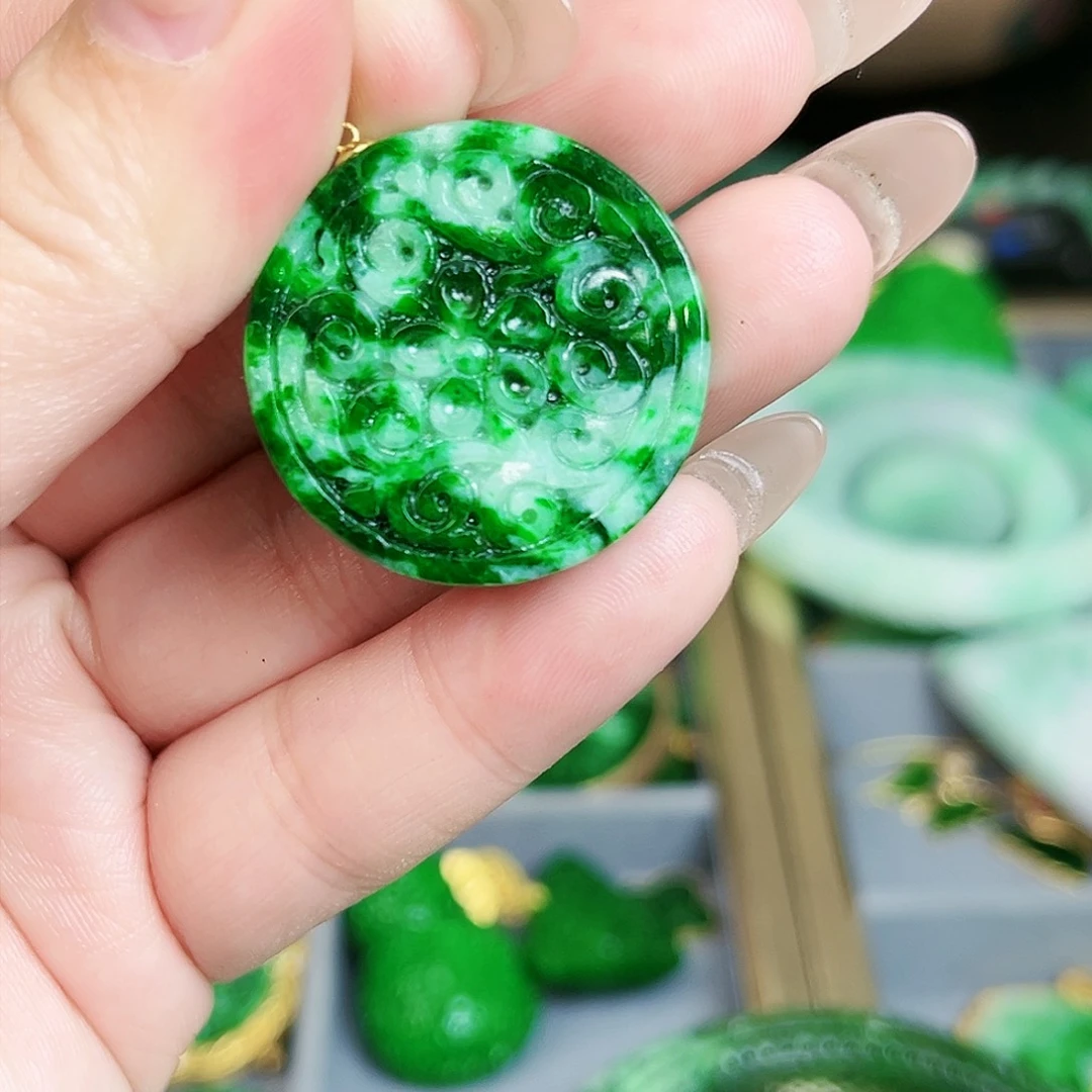 翡翠颈饰18K金镶嵌吊坠