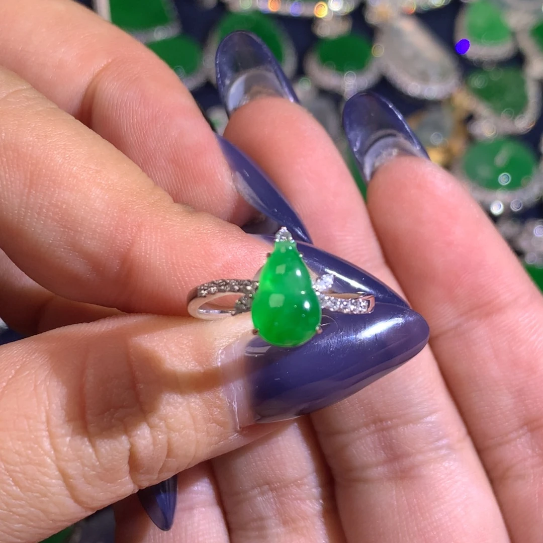 翡翠挂件18K金镶嵌葫芦