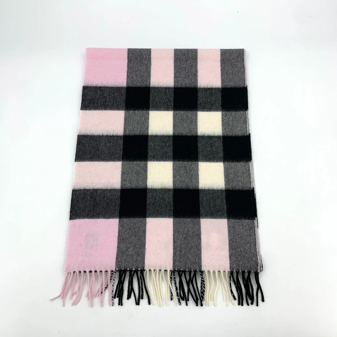 未使用 BURBERRY/博柏利 H19975 格纹山羊绒流苏围巾 200*36cm