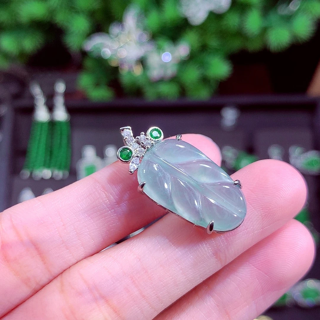 颈饰未镶嵌翡翠天然