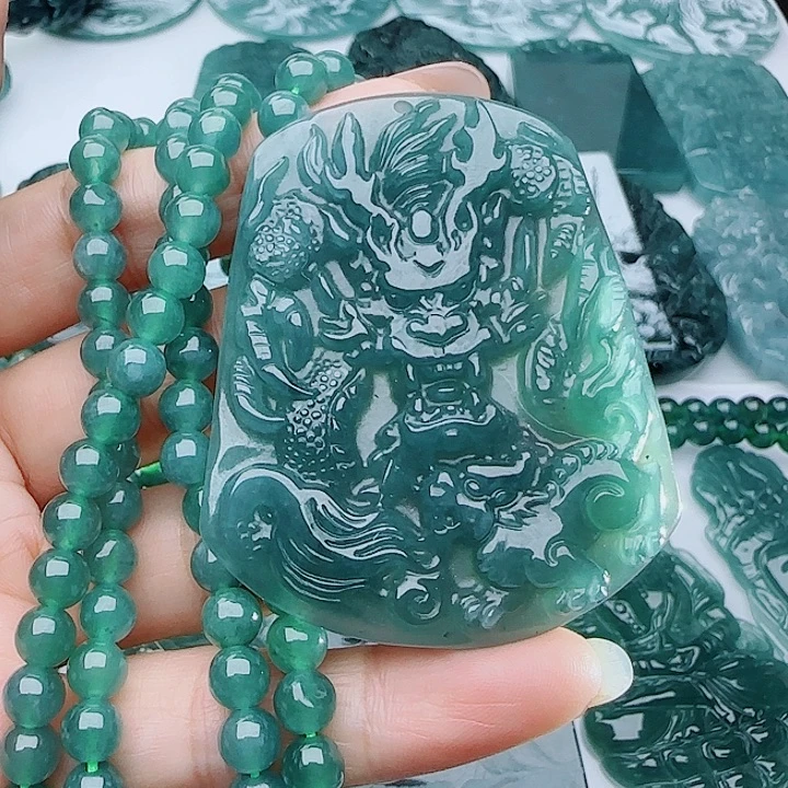 翡翠未镶嵌颈饰多样性发货天然的A货翡翠