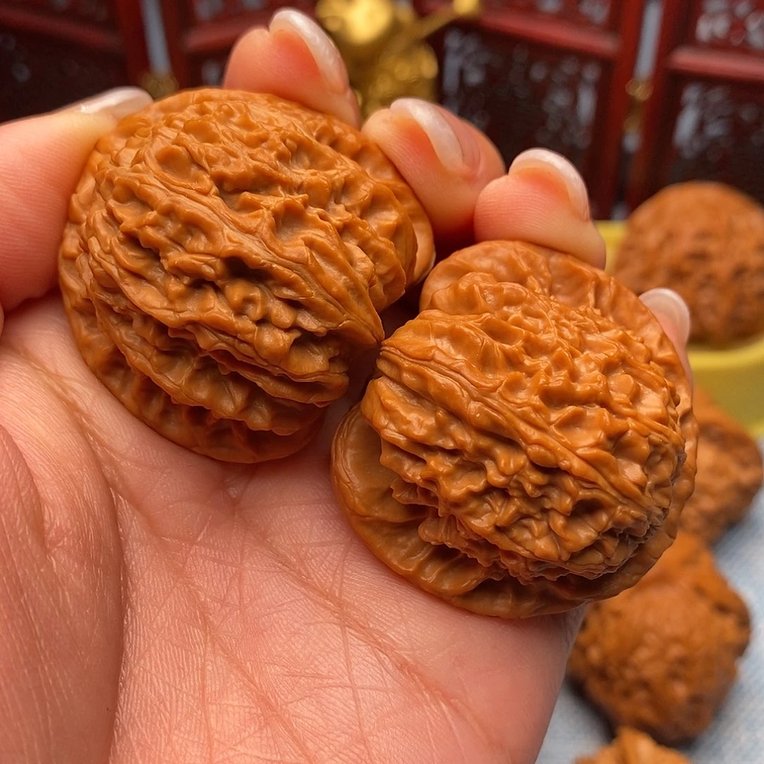 呵***把件文玩核桃三角白39全品