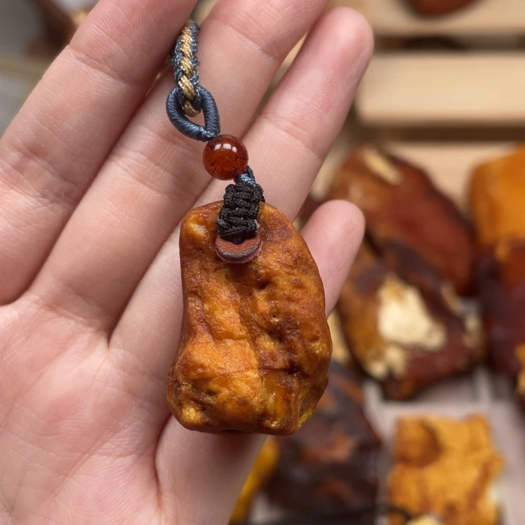 琥珀未镶嵌珠宝奇石