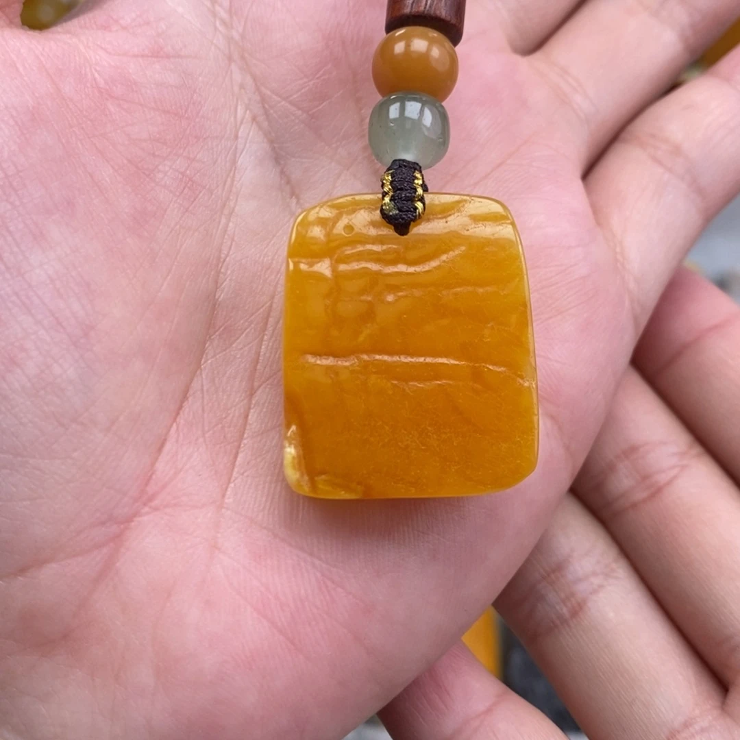 琥珀吊坠(赠链)未镶嵌