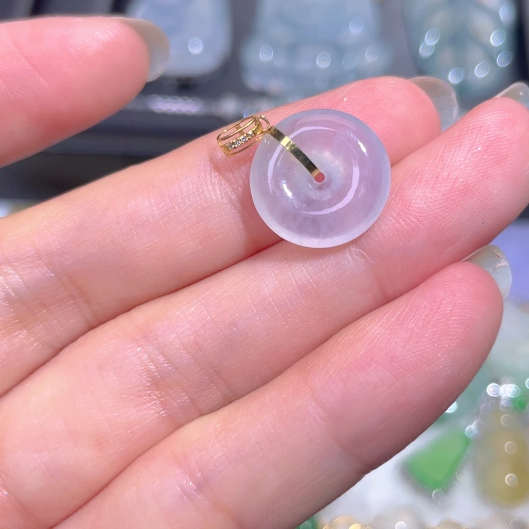 翡翠18K金镶嵌颈饰翡翠