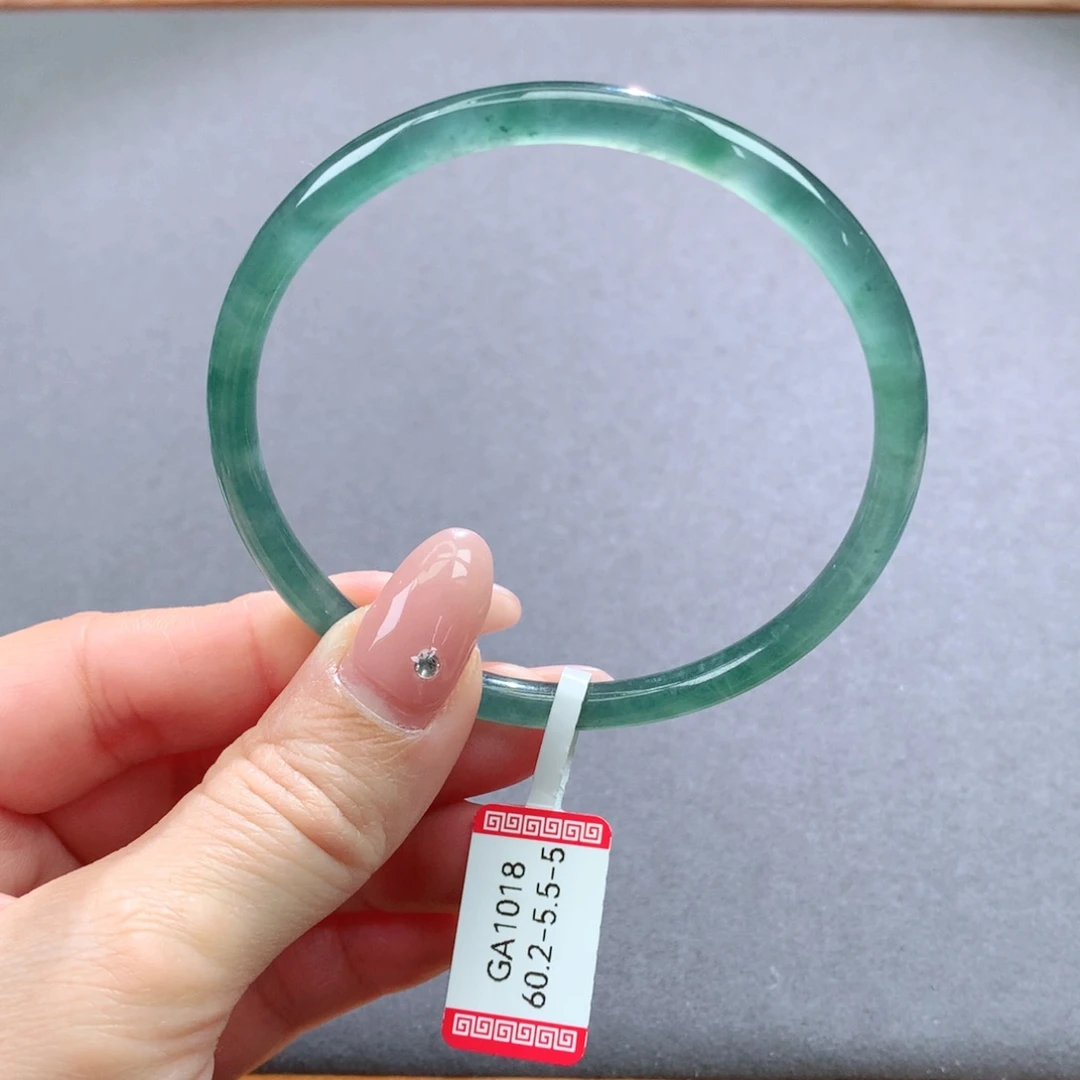 翡翠手镯未镶嵌天然翡翠手镯叮当镯