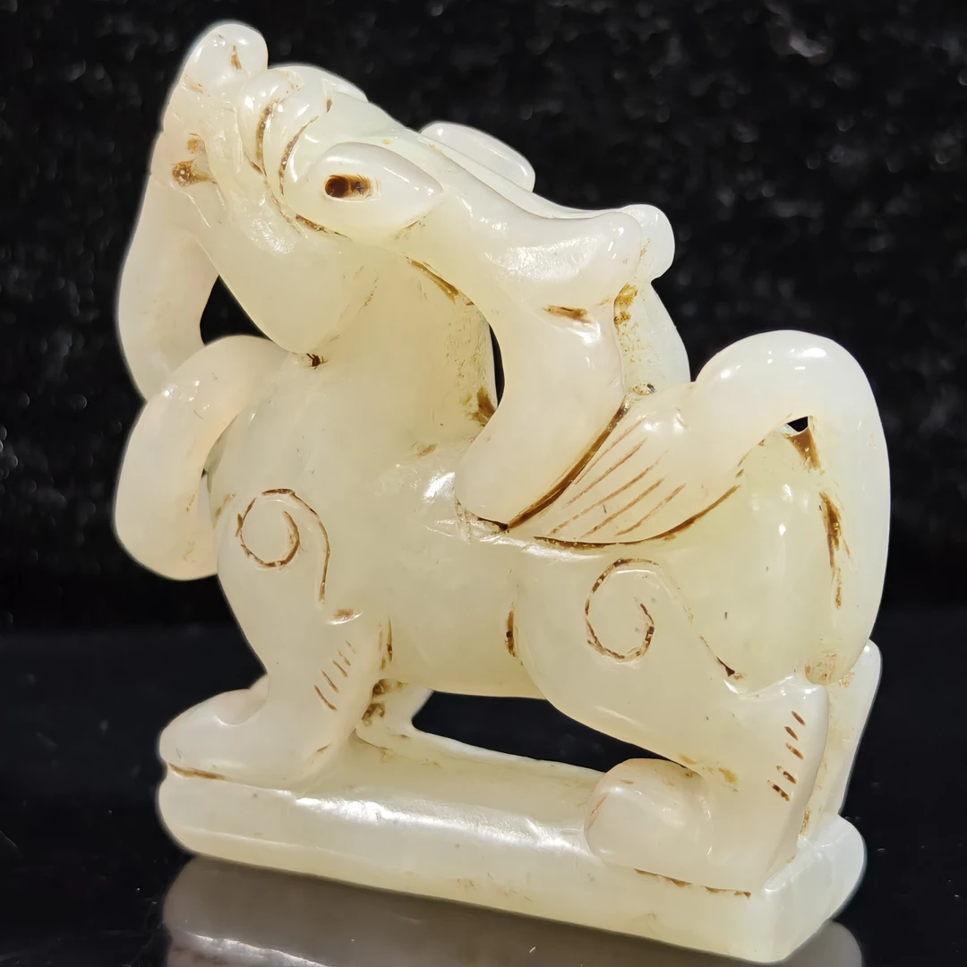 旧藏天然和田玉龙行天下摆件手把件77克58*53*16mm