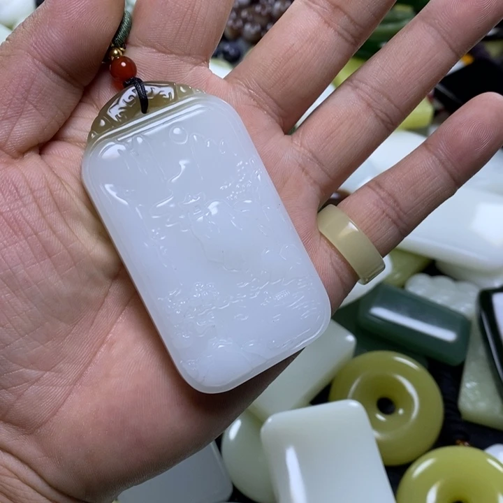 和田玉未镶嵌颈饰