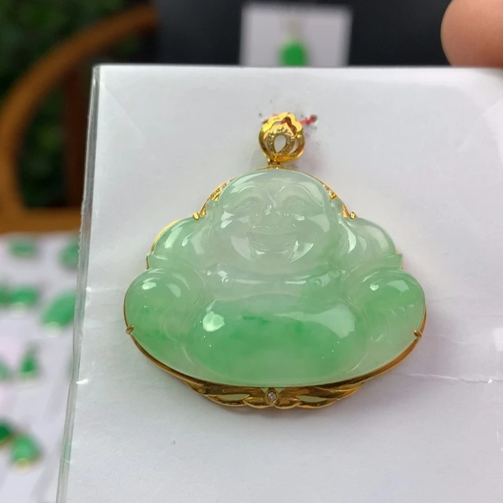 翡翠18K金镶嵌颈饰