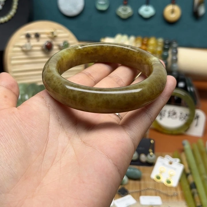 蛇纹石玉未镶嵌手镯夏*棉