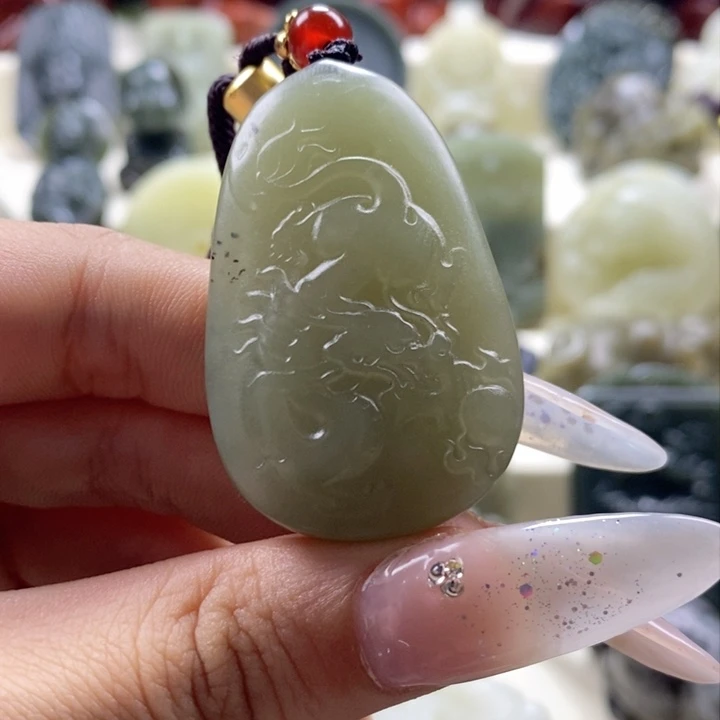 和田玉颈饰未镶嵌