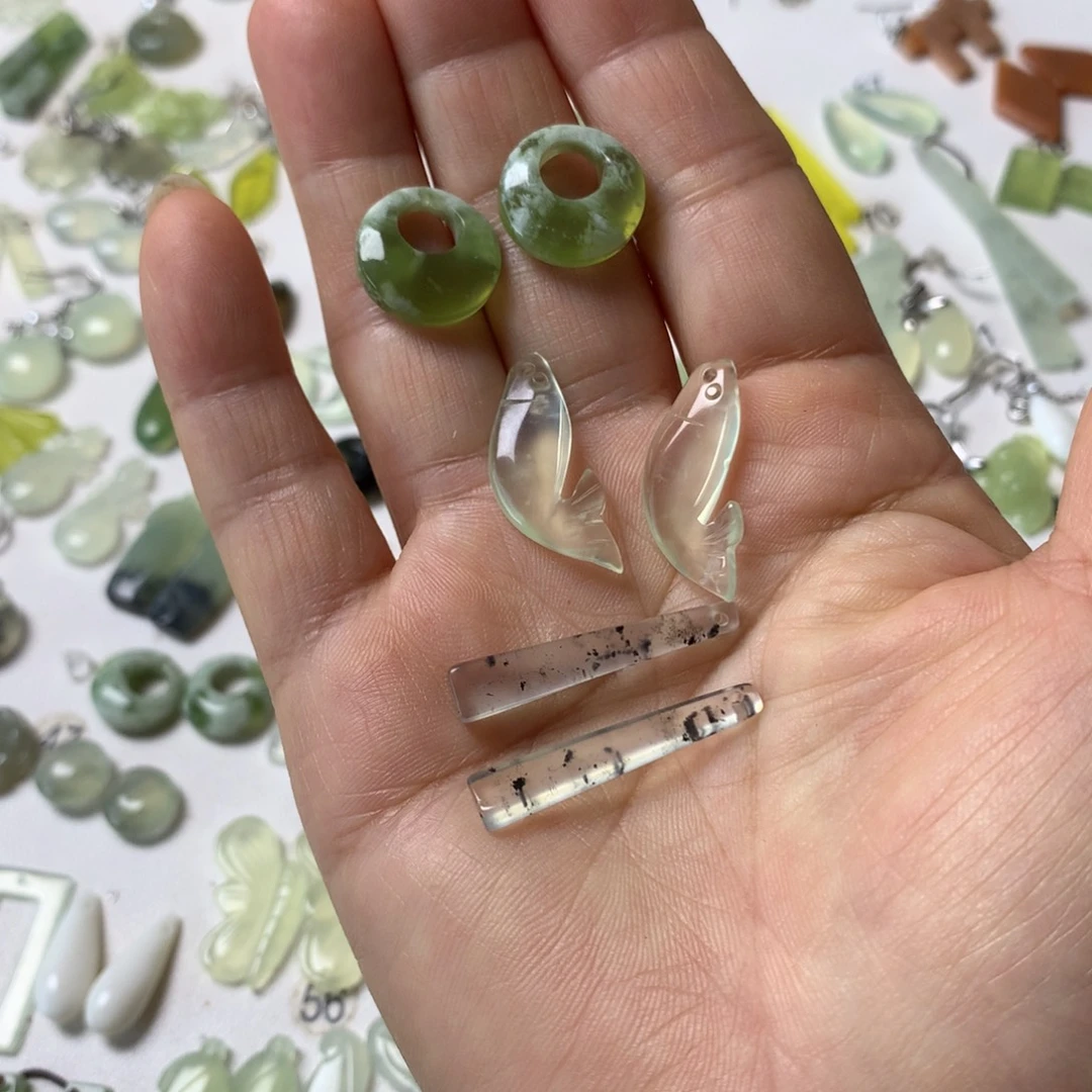 可***儿蛇纹石玉未镶嵌耳坠