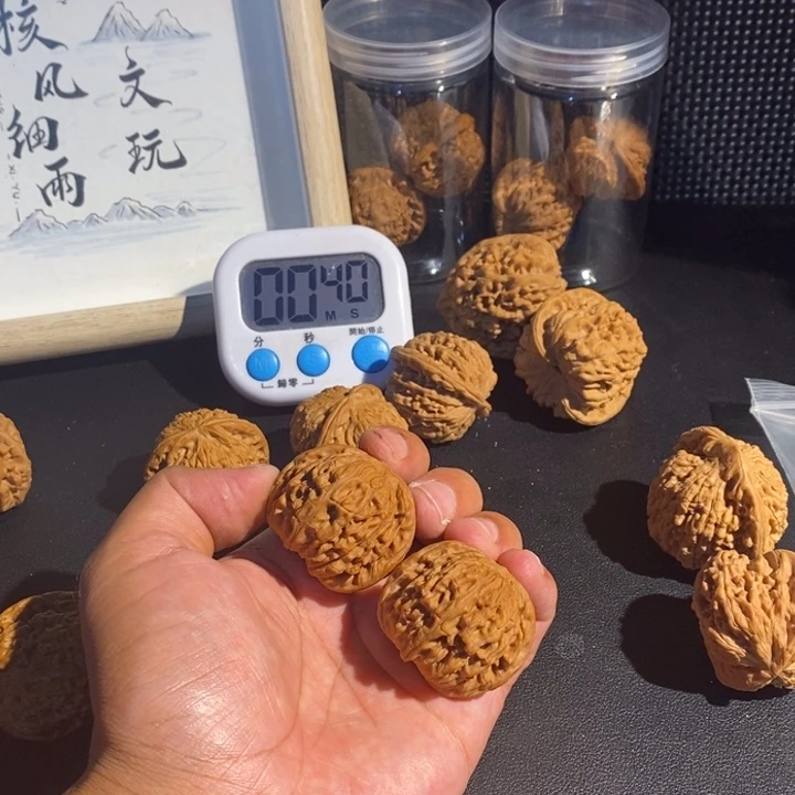 文玩核桃把件m' m pao