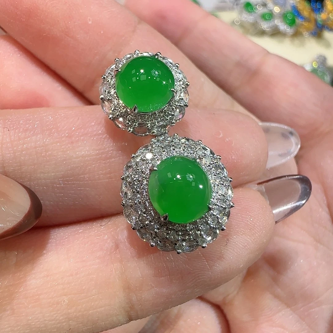 【闪购商品】颈饰18K金镶嵌翡翠