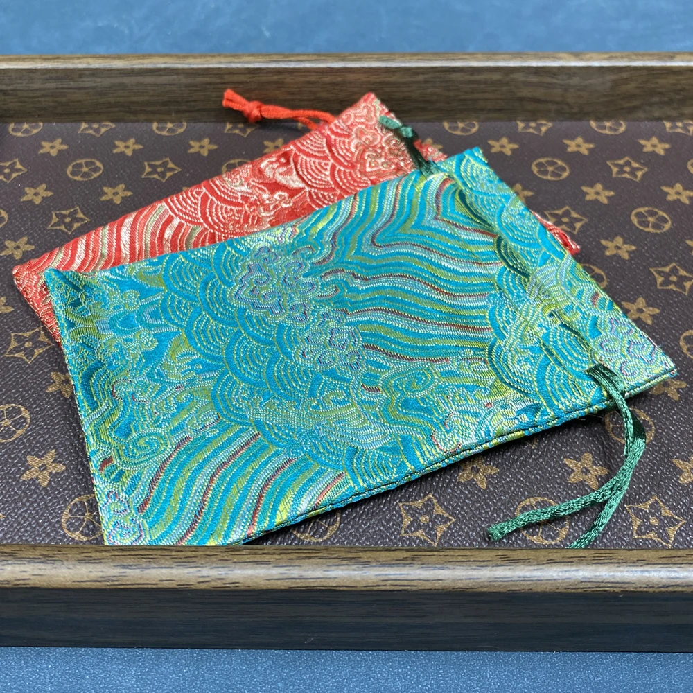 国风饰品收纳袋1个(颜色随机)