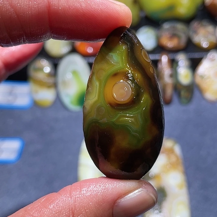 玛瑙/玉髓未镶嵌珠宝奇石