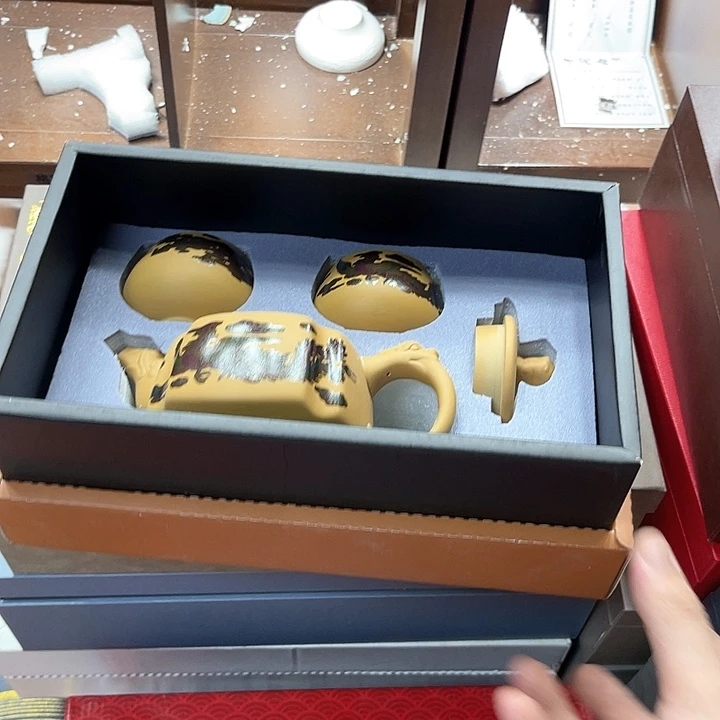 孤品茶具套装等。