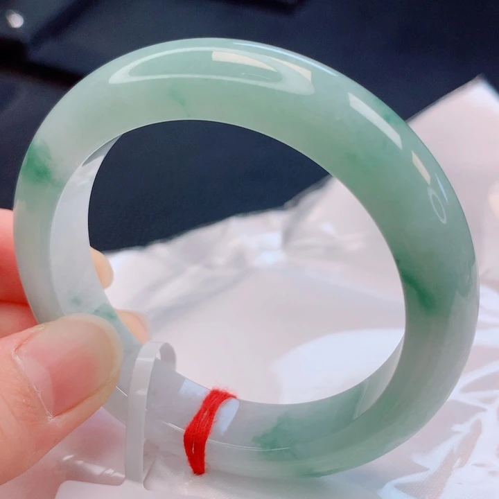 翡翠未镶嵌手镯55圈口