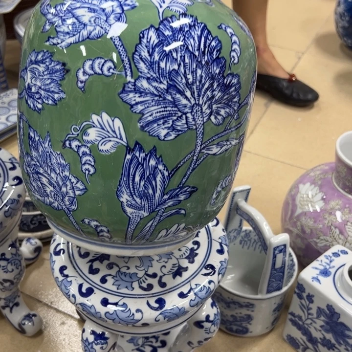 瓷片微瑕陶罐。。。。。。。。。。。。。