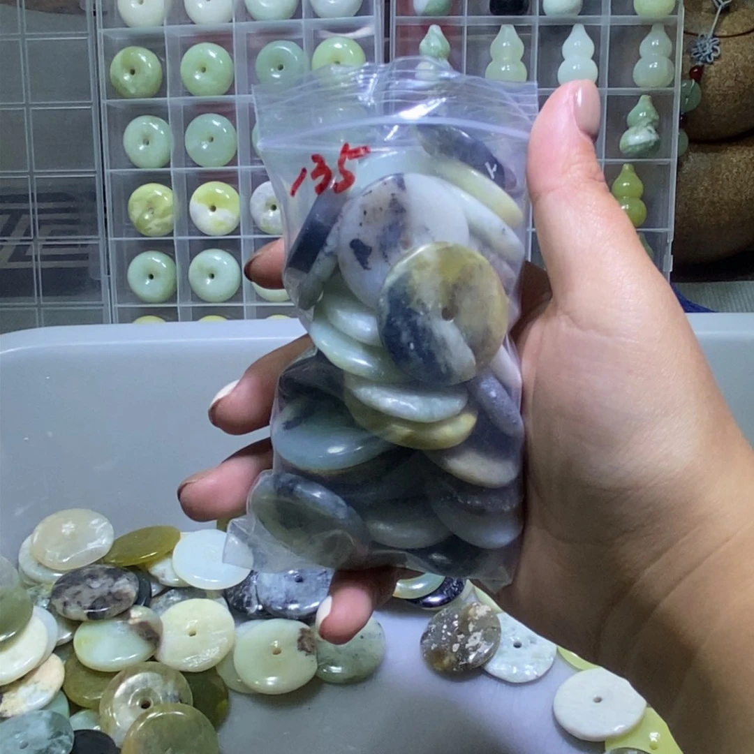 合金蛇纹石玉颈饰135