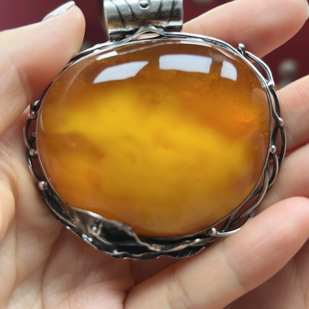 琥珀裸石未镶嵌1吊坠